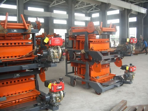 Concrete Block Moulding Machine